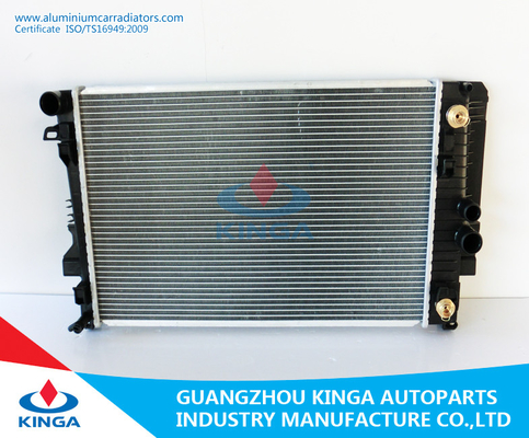 Chine Benz Vito Viano W639 '03 - 639 501 0701/639 501 1201 de radiateurs de rechange de moteur à l'aluminium de radiateur fournisseur